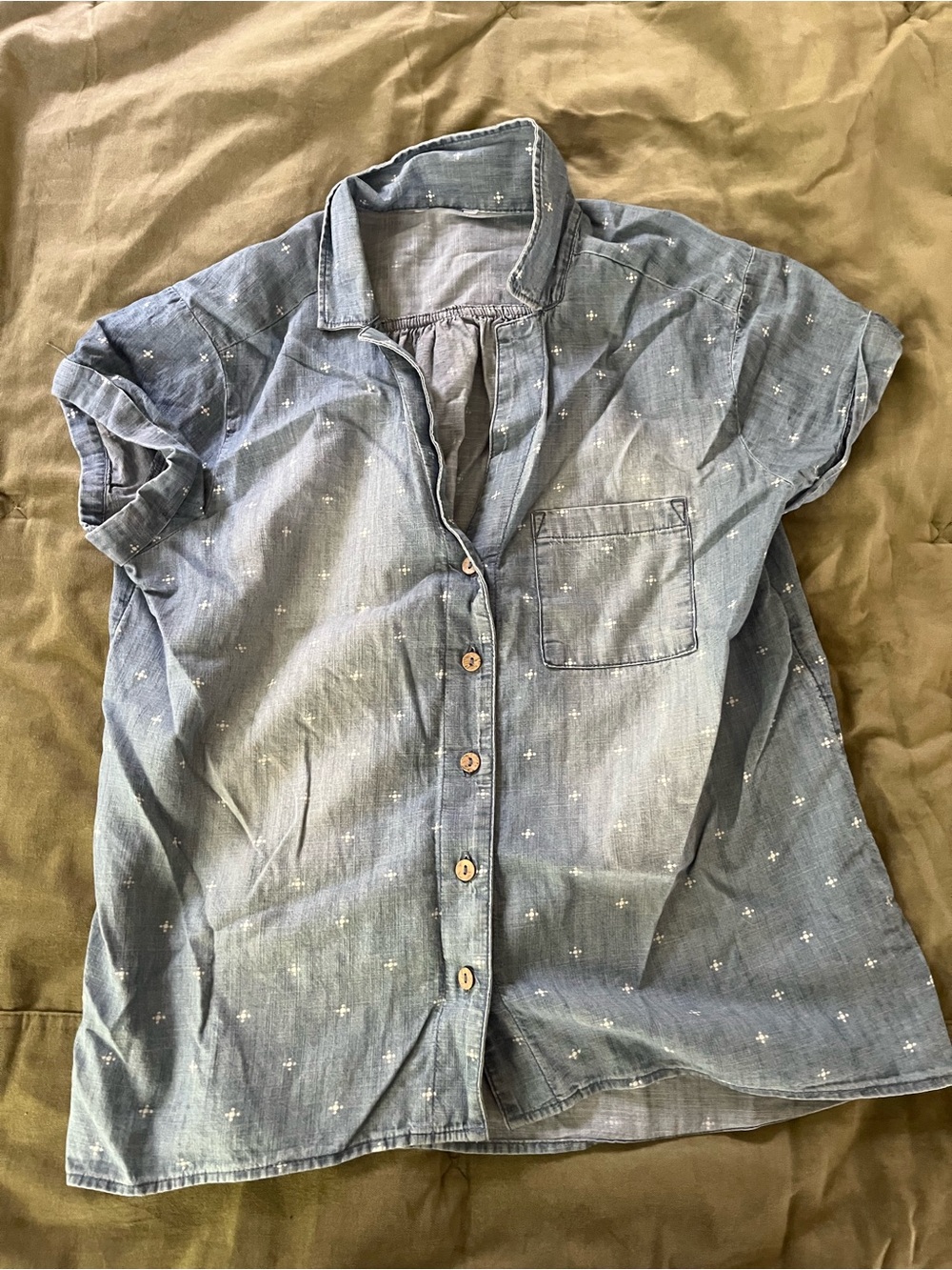 Short-Sleeve Blue Chambray Button-Up Shirt